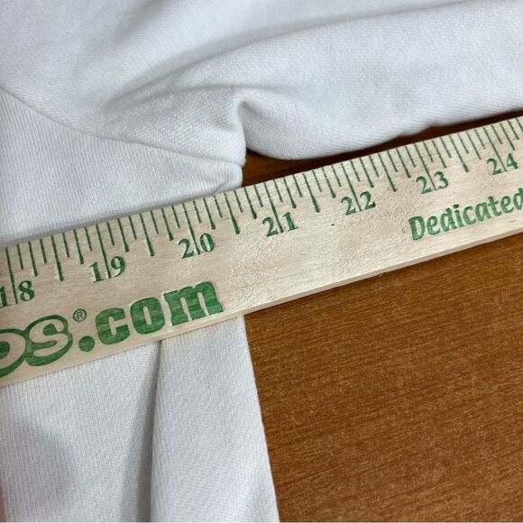 - Levi’s logo graphic sweatshirt, women’s size medium, Crewneck, pull over - Picture 5 of 7